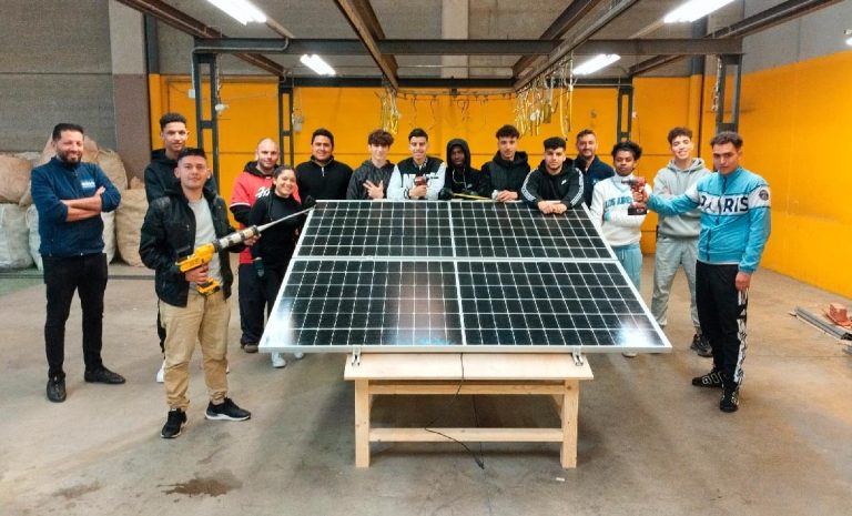 formació d’instal·lació i manteniment de plaques solars